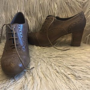 Taupe Italian leather shoes